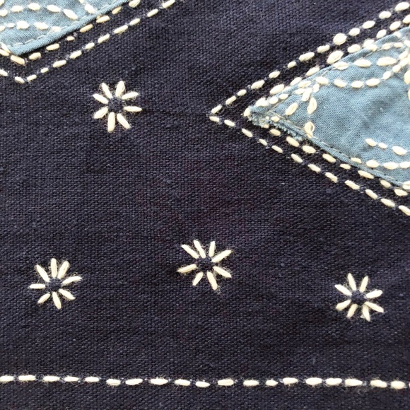 Set 2 Handmade Embroidered Placemats Geometric Diamond Shapes Blue White Navy - Picture 4 of 7